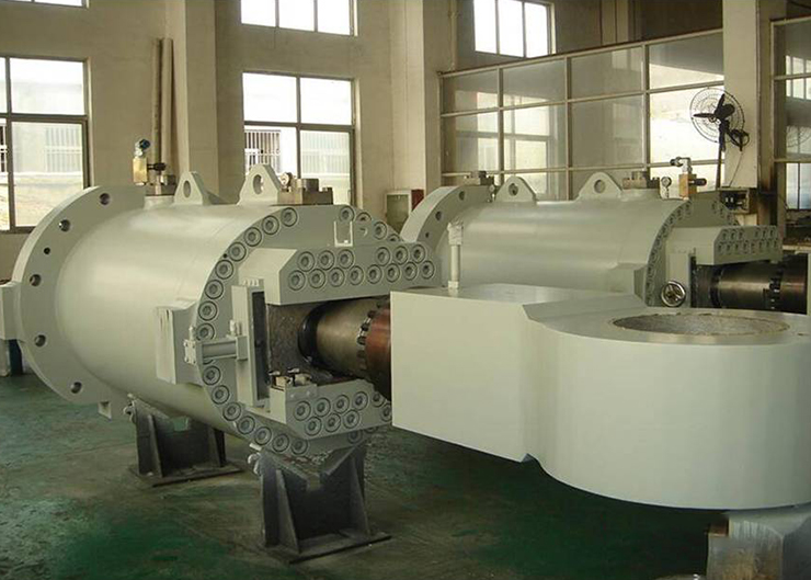 向家壩電站水輪機接力器，單機容量80萬千瓦
